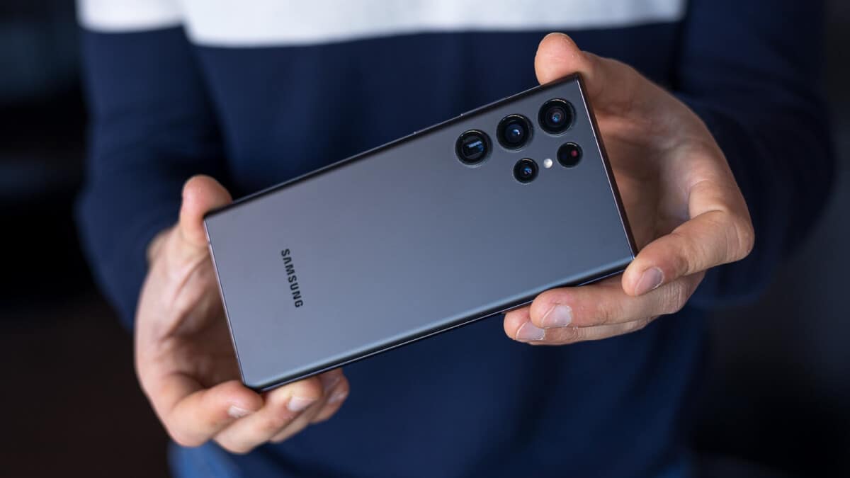 Weekly deals roundup: Top-tier discounts on the Galaxy S22 Ultra, Apple Watch Series 8, and more