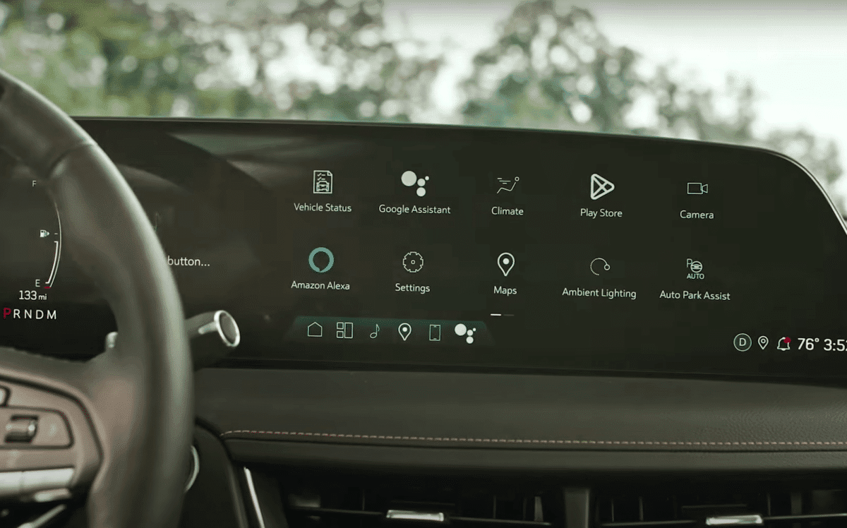 Η Cadillac έβαλε μια οθόνη αφής 33 ιντσών 9K στο νέο πολυτελές σεντάν CT5
