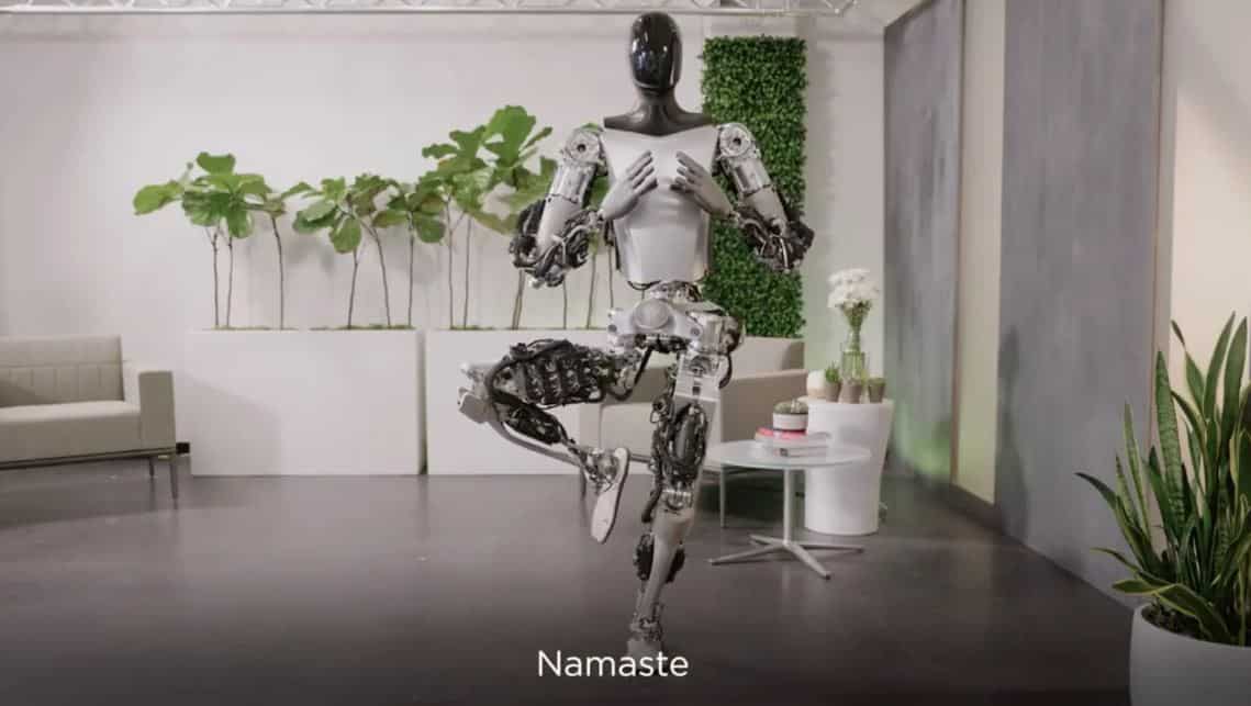 Tesla Optimus, Η Tesla κυκλοφόρησε βίντεο με το ρομπότ Optimus να κάνει γιόγκα