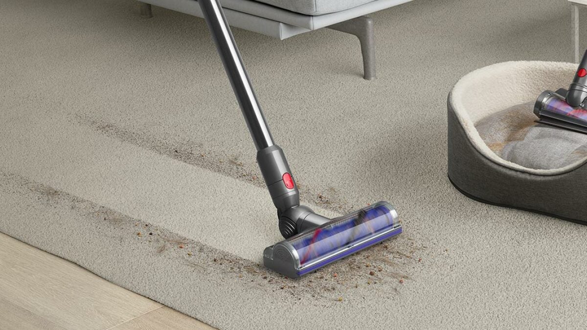 Καλύτερη προσφορά ηλεκτρικής σκούπας για την Ημέρα της Εργασίας: Έκπτωση άνω των 100 $ στην ασύρματη ηλεκτρική σκούπα Dyson V8
