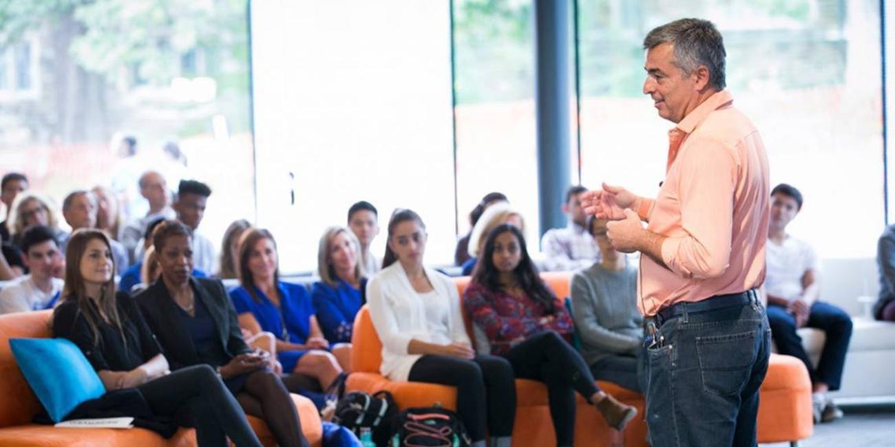 Ο Eddy Cue πρόκειται να καταθέσει στην αντιμονοπωλιακή υπόθεση της Google, θα εξηγήσει γιατί η Apple δεν έφτιαξε ποτέ τη δική της μηχανή αναζήτησης