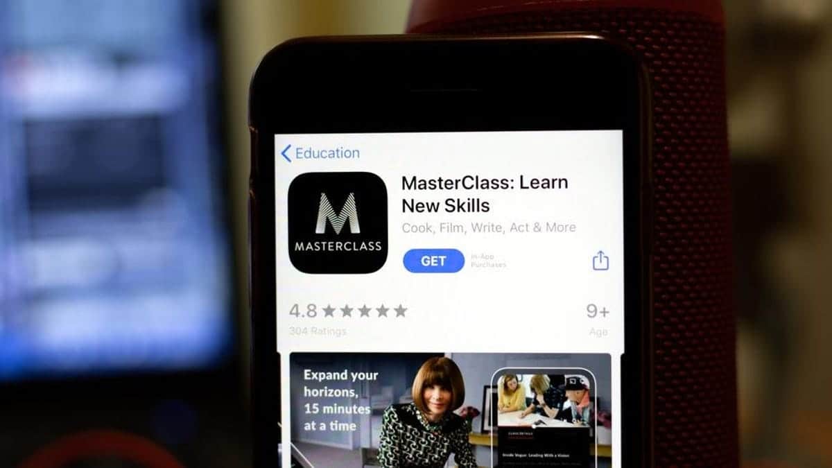 Το MasterClass Ξόδεψε 100.000 $ σε ένα αντίγραφο του γραφείου του Bob Iger
