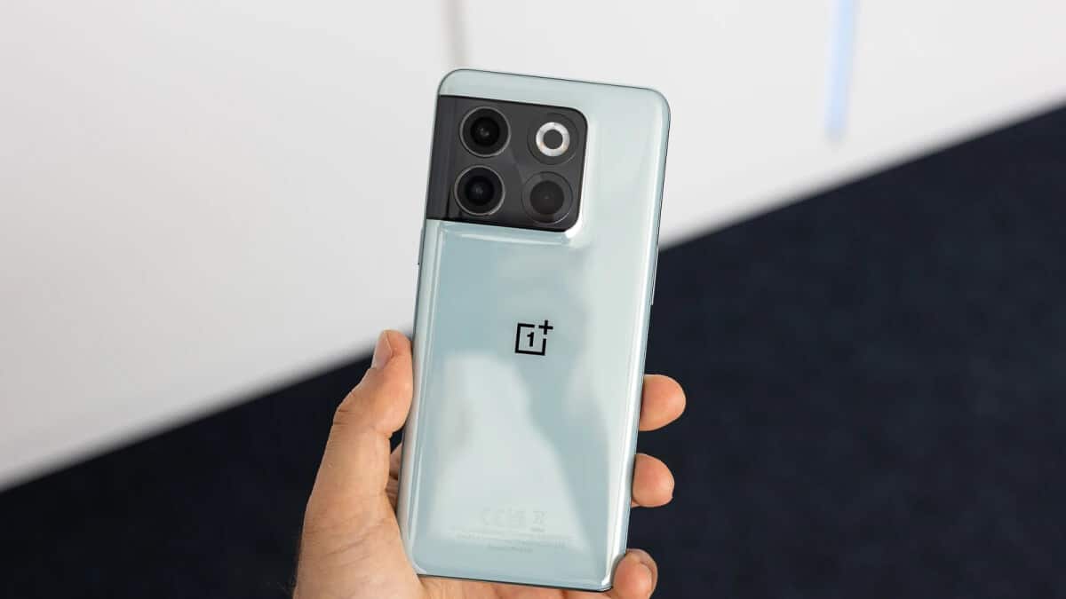 The top-tier OnePlus 10T is now $211 more affordable on Amazon; grab one with a discount while you c