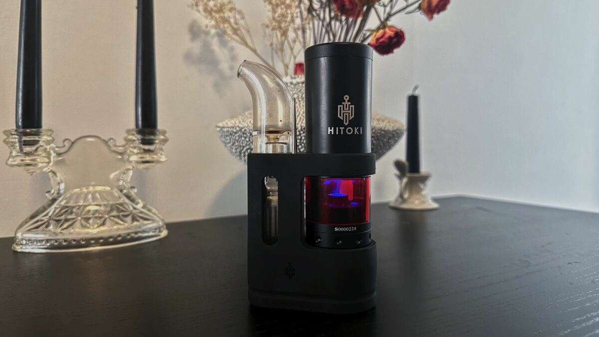 Φέρτε ένα laser bong εν κινήσει με το φορητό εξάρτημα της Hitoki για Sabre
