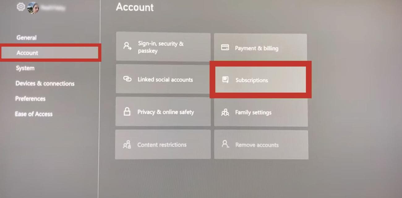Διεπαφή χρήστη του μενού ρυθμίσεων Xbox, με τις Συνδρομές να επισημαίνονται στην καρτέλα Λογαριασμός.