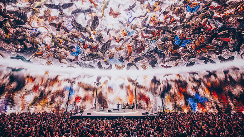 Εντυπωσιακές εικόνες: Εγκαινίασαν οι U2 το «Sphere» στο Λας Βέγκας - Ο χώρος που «θα αλλάξει τη ζωντανή ψυχαγωγία για πάντα»