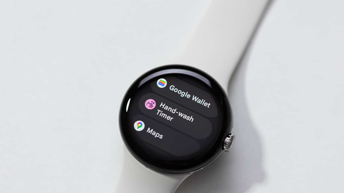 Amazon is clearing out racks with huge Pixel Watch discount