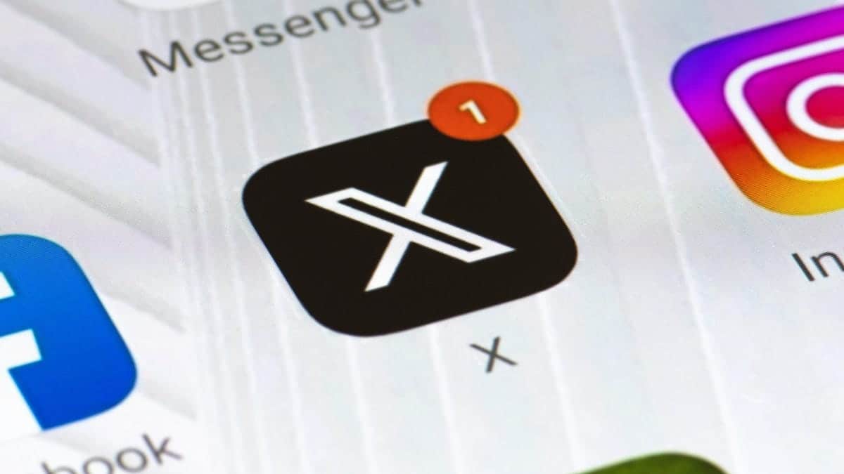 Καθώς οι τράπεζες γράφουν το X, ο Μασκ προσφέρει δικαιώματα προαίρεσης μετοχών στους εργαζόμενους
