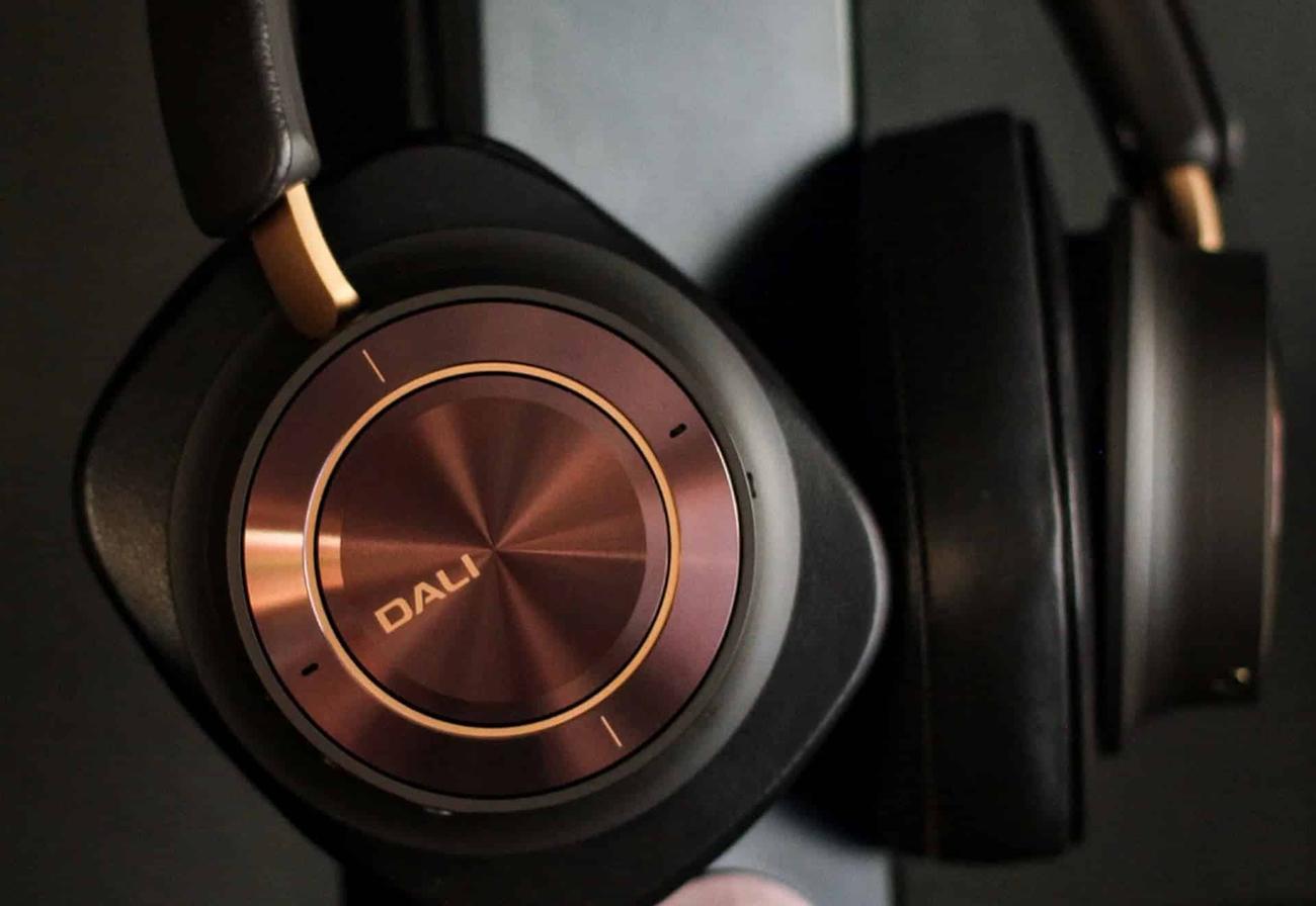 Τα πρώτα “προσιτά” ασύρματα ακουστικά με ηλεκτροστατικό ήχο