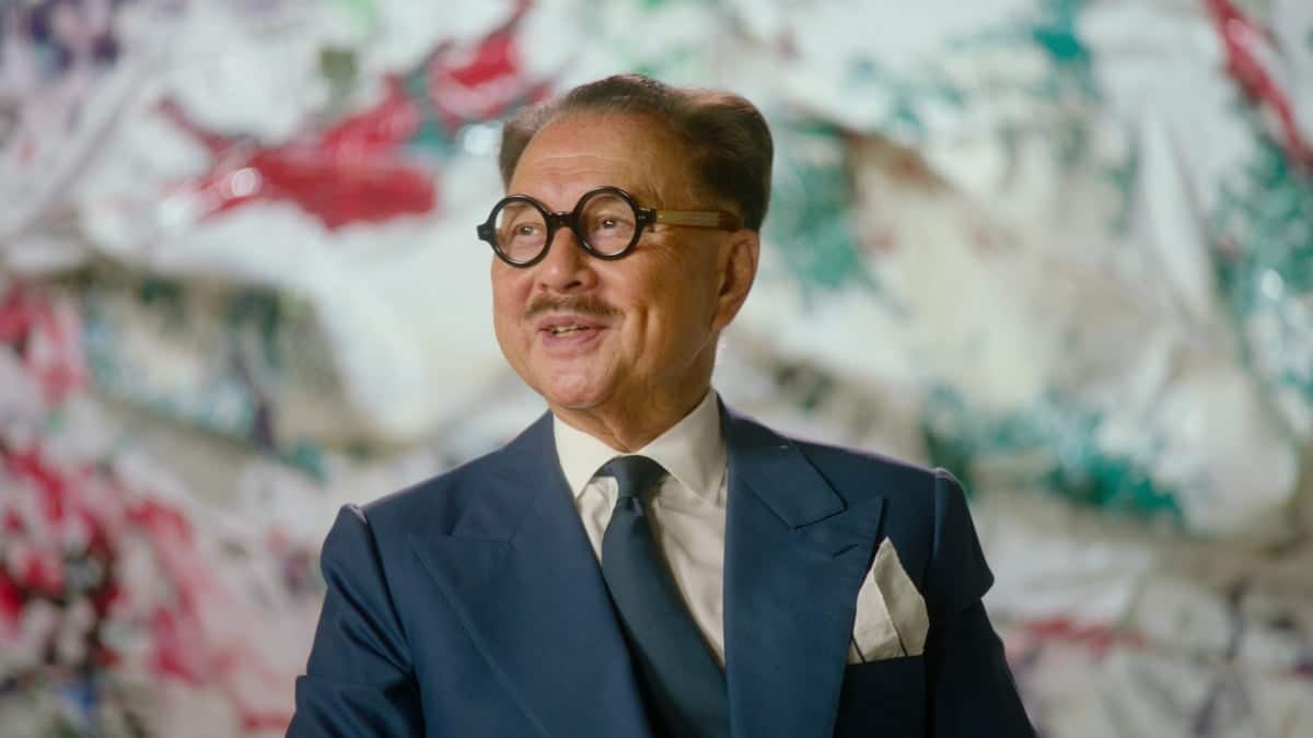 Το τρέιλερ του HBO «γνωστός και ως Mr. Chow» εμβαθύνει στην καλειδοσκοπική ζωή του διάσημου εστιάτορα
