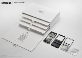 Πακέτο λιανικής πώλησης Samsung Galaxy Z Flip5 Maison Margiela Edition και περιεχόμενα