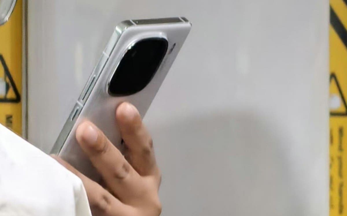 iQOO: τα 12/12 Pro μόλις πήραν πιστοποίηση για φόρτιση στα 120W