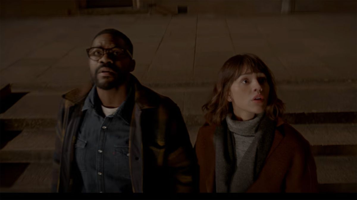 Two characters look up into the sky with stunned faces in 3 Body Problem