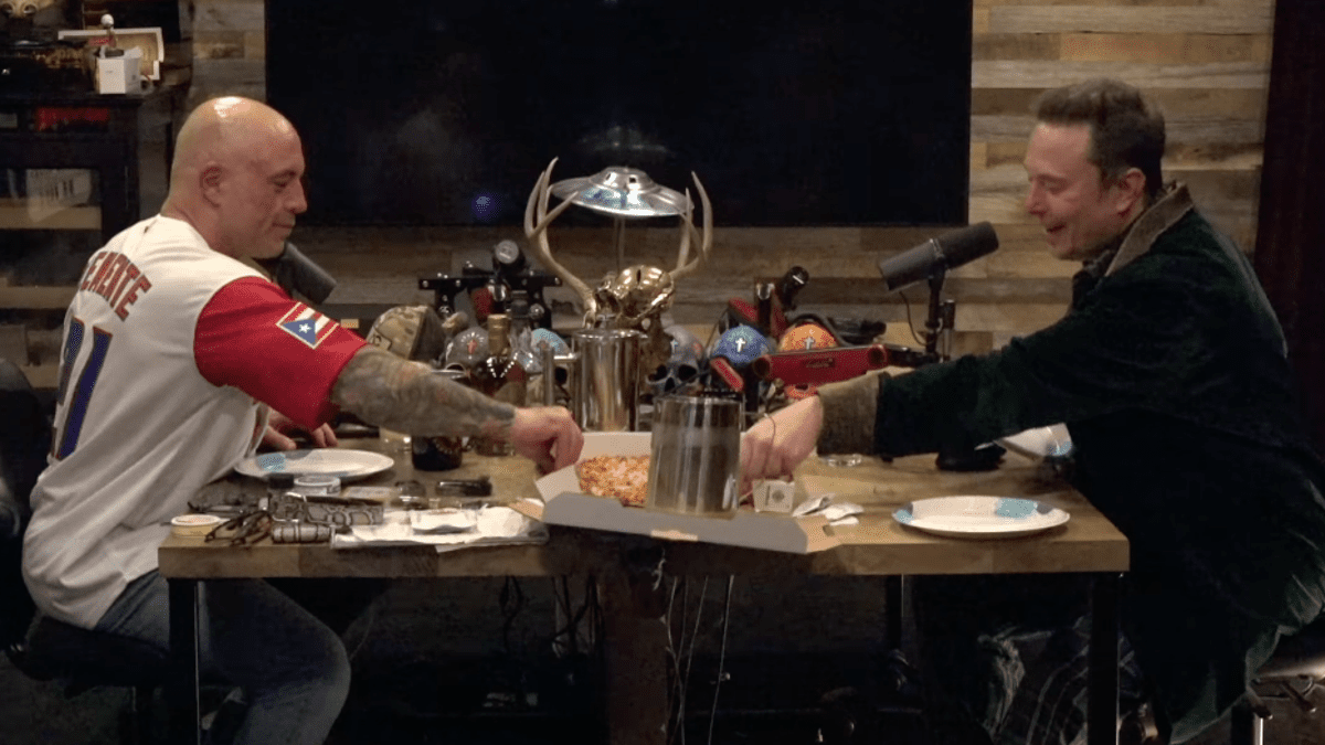 Ο Μασκ λέει στον Τζο Ρόγκαν ότι θέλει ακόμα να κάνει τον κώλο του Ζακ
