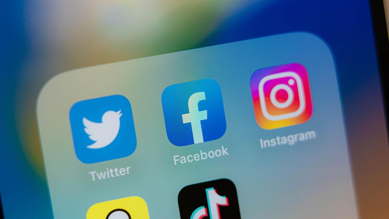 Πώς να βρείτε αποθηκευμένους τροχούς στο Facebook σε οποιαδήποτε συσκευή
