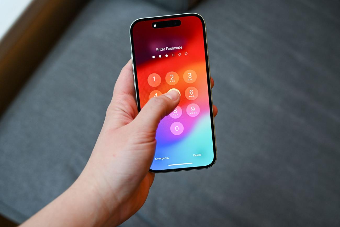 Πώς να προβάλετε αποθηκευμένους αριθμούς πιστωτικών καρτών στο Safari σε iPhone και iPad
