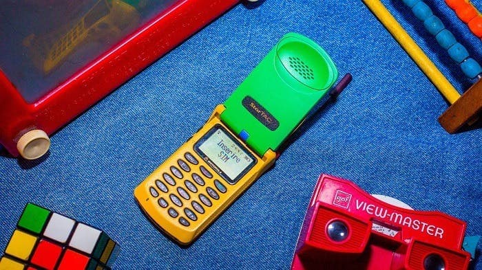 Έχετε ένα από αυτά τα κινητά τηλέφωνα «δεινοσαύρων»; Μπορεί να βγάλεις πολλά χρήματα!, Έχετε ένα από αυτά τα κινητά τηλέφωνα «δεινοσαύρων»;  Μπορεί να βγάλεις πολλά χρήματα!, TechWar.gr