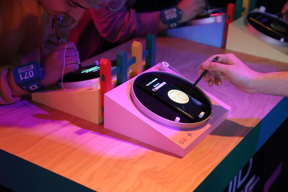 Το Netflix αρμέγει ξανά το "Squid Game" με μια προσωπική "εμπειρία" $39, Το Netflix αρμέγει ξανά το “Squid Game” με μια προσωπική “εμπειρία” $39, TechWar.gr