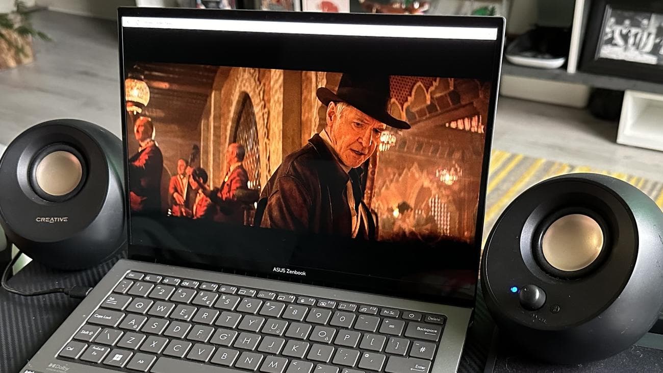 Ο αγαπημένος μου φορητός υπολογιστής της χρονιάς έχει μια τόσο εκπληκτική οθόνη OLED, που σταμάτησα να χρησιμοποιώ το iPad Pro μου, Ο αγαπημένος μου φορητός υπολογιστής της χρονιάς έχει μια τόσο εκπληκτική οθόνη OLED, που σταμάτησα να χρησιμοποιώ το iPad Pro μου, TechWar.gr