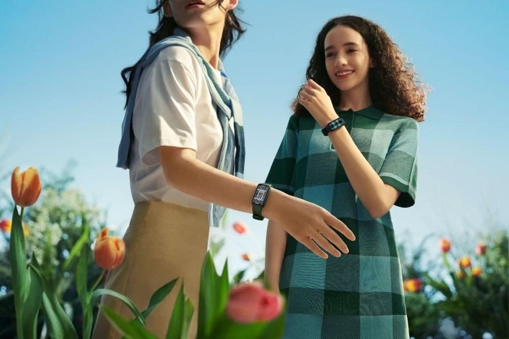 Λαμπερά Χριστούγεννα με το HUAWEI WATCH GT4 και το μοναδικό κόσμημα της Δούκισσας Νομικού, Λαμπερά Χριστούγεννα με το HUAWEI WATCH GT4 και το μοναδικό κόσμημα της Δούκισσας Νομικού, TechWar.gr