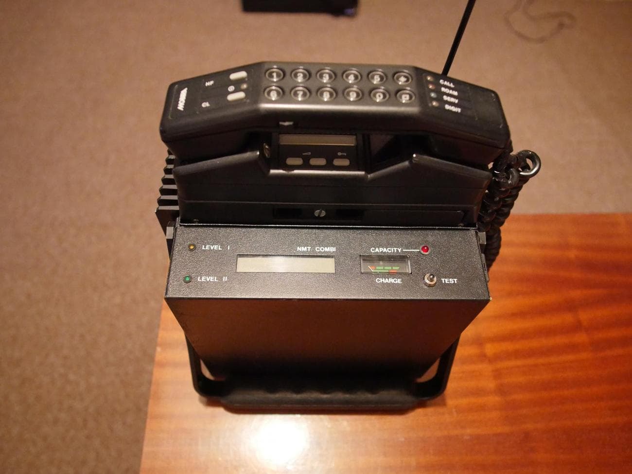 Έχετε ένα από αυτά τα κινητά τηλέφωνα «δεινοσαύρων»; Μπορεί να βγάλεις πολλά χρήματα!, Έχετε ένα από αυτά τα κινητά τηλέφωνα «δεινοσαύρων»;  Μπορεί να βγάλεις πολλά χρήματα!, TechWar.gr