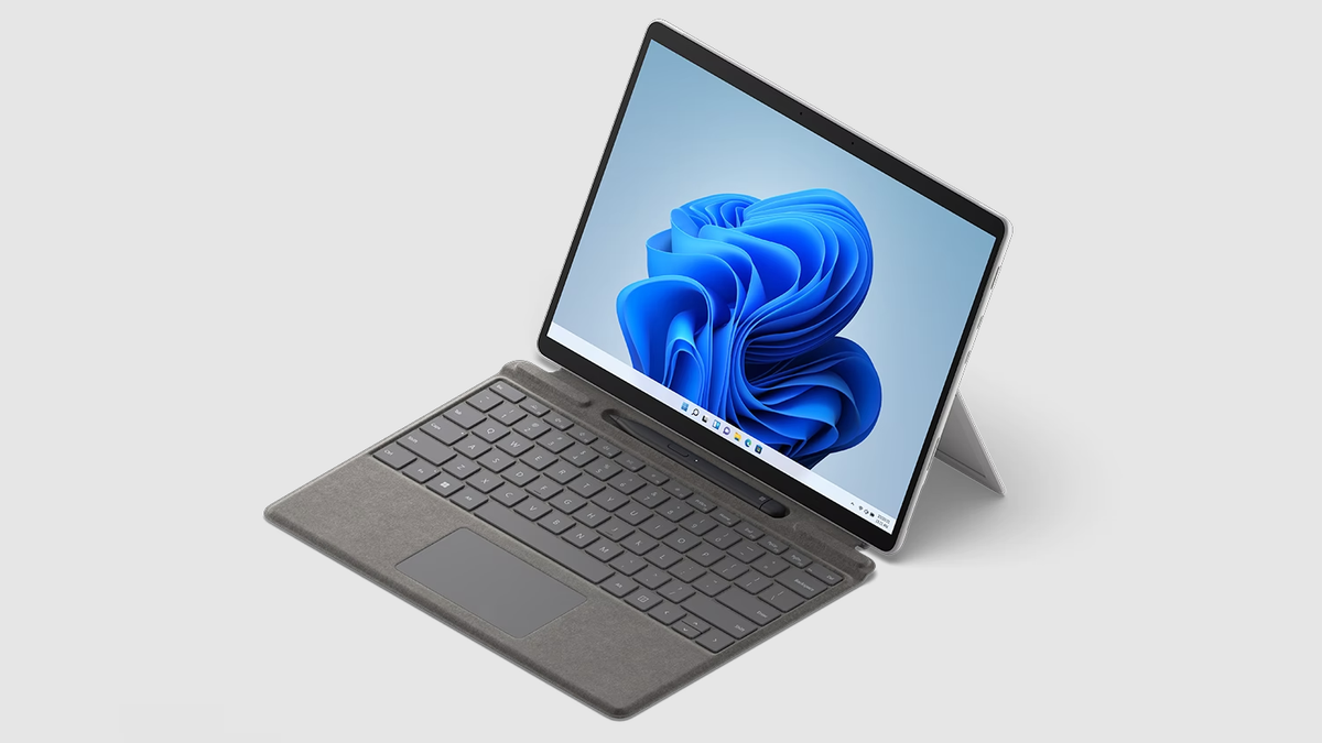 Η πολύ καλή συμφωνία της Walmart για αυτό το πακέτο Microsoft Surface Pro 8 επέστρεψε
