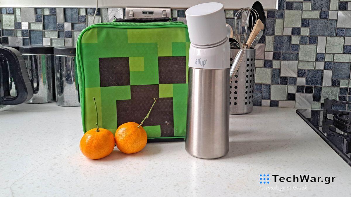 Air up bottle and lunch box in kitchen