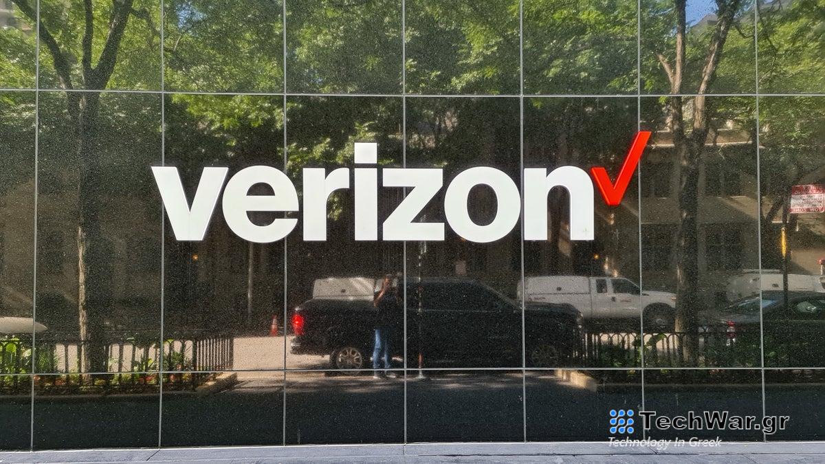 Φέρτε το δικό σας τηλέφωνό σας στη Verizon και κλειδώστε την απεριόριστη υπηρεσία για τρία χρόνια
