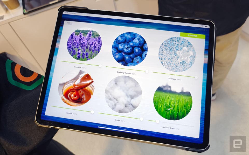 Το Aroma Shooter Wearable αναδύει αρώματα ενώ παρακολουθείτε βίντεο, Το Aroma Shooter Wearable αναδύει αρώματα ενώ παρακολουθείτε βίντεο, TechWar.GR