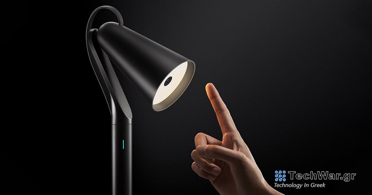 Μπορείς να τη χαϊδέψεις και έχει ανέπαφες χειρονομίες
