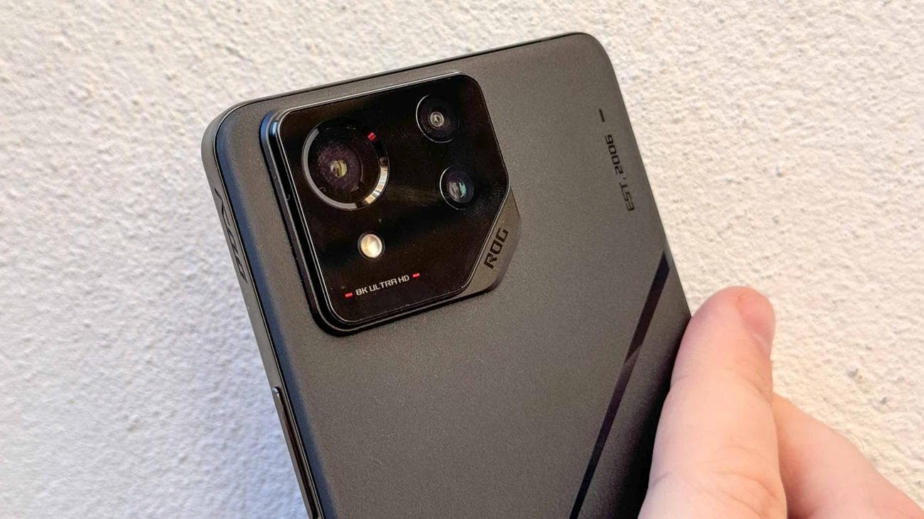 Asus ROG Phone 8 Pro hands-on: Το τηλέφωνο παιχνιδιών μεγαλώνει, Asus ROG Phone 8 Pro hands-on: Το τηλέφωνο παιχνιδιών μεγαλώνει, TechWar.GR