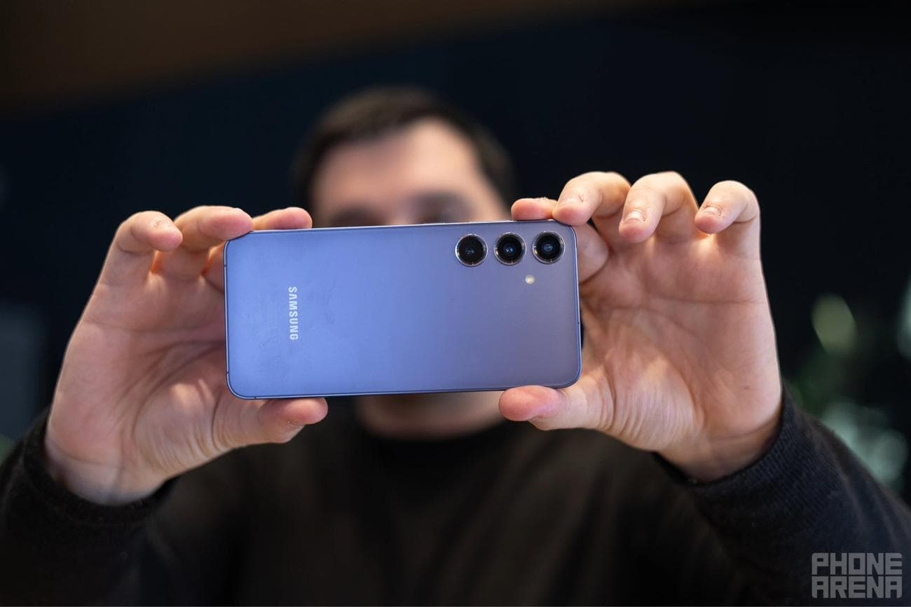 Image Credit–PhoneArena - Χρειάζεστε το μεγαλύτερο τηλέφωνο για την καλύτερη εμπειρία;  Επιλέγοντας το κατάλληλο Galaxy S24 για εσάς!