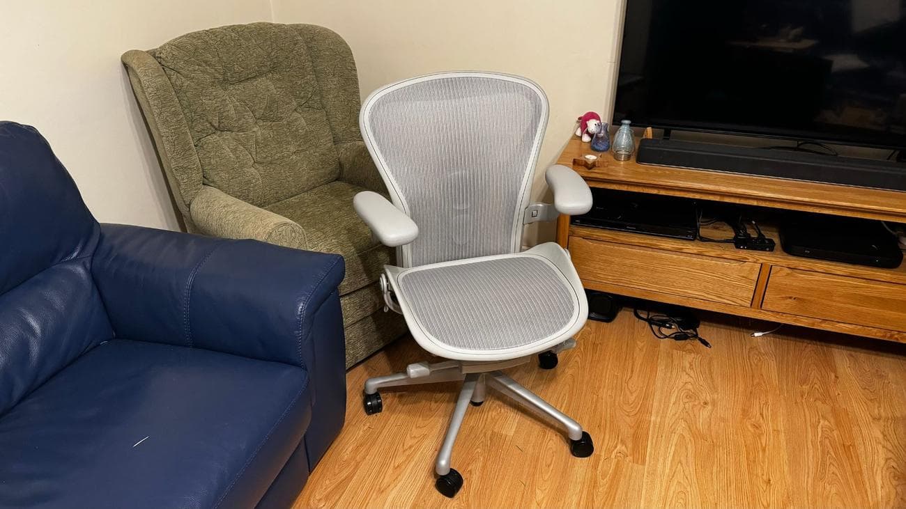 Herman Miller Aeron Review: THE office chair, Herman Miller Aeron Review: THE office chair, TechWar.GR