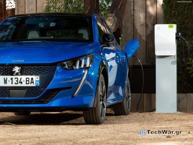 Peugeot: Βελτιώνει τον φωνητικό οδηγό στα οχήματά της με το Peugeot: Βελτιώνει τον φωνητικό οδηγό στα οχήματά της με το ChatGPT