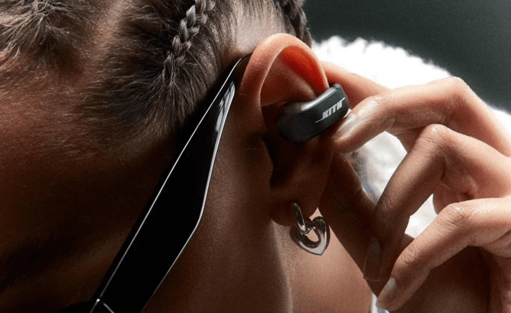 Τα Bose Ultra Open Earbuds είναι τα πρώτα στη μόδα μπουμπούκια με κλιπ