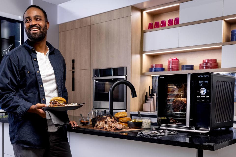 Το GE Profile Smart Indoor Smoker φέρνει μπάρμπεκιου μέσα για 1.000 $, Το GE Profile Smart Indoor Smoker φέρνει μπάρμπεκιου μέσα για 1.000 $, TechWar.GR