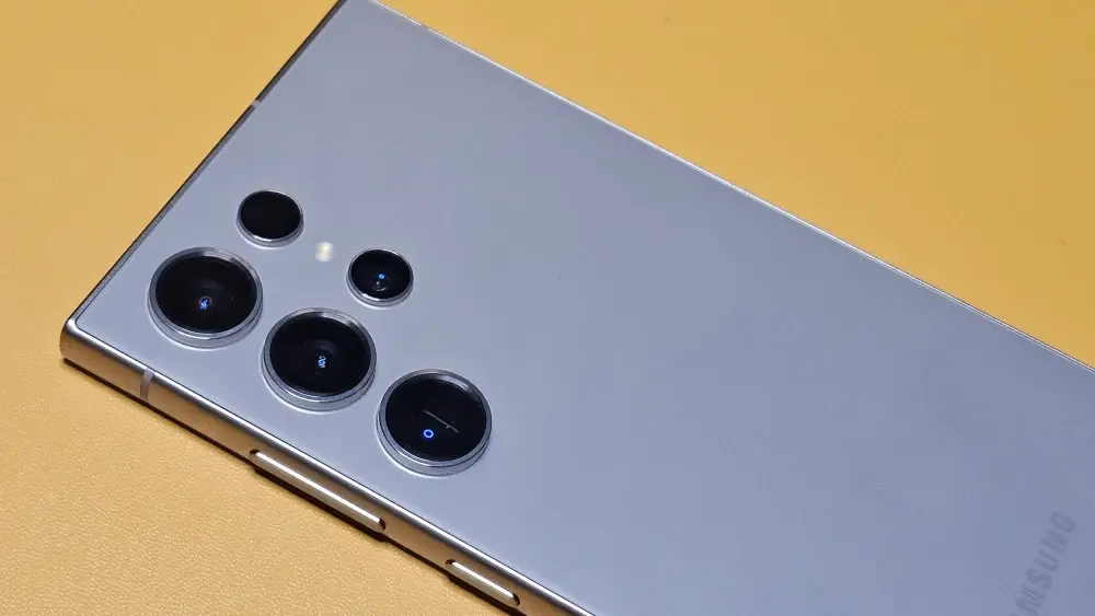 Is This the Ultimate Android Phone? - s24 ultra 1.webp - TechWar.GR