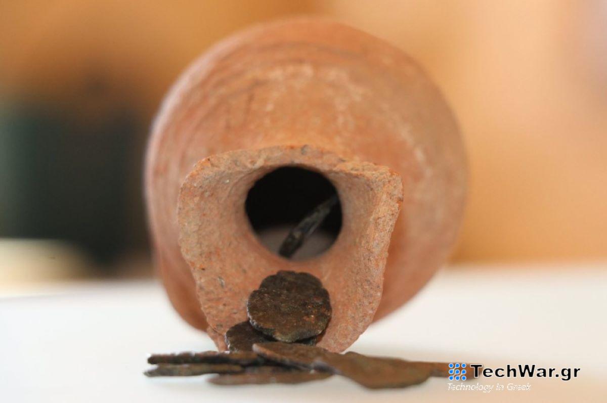 Τα νομίσματα εντοπίστηκαν σε έναν κουμπαρά κατά την διάρκεια ανασκαφών στην αρχαία πόλη της Αδριανούπολης.