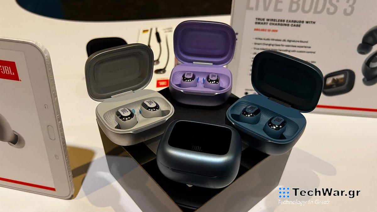 Η νέα θήκη έξυπνων ακουστικών της JBL προσθέτει άλλη μια οθόνη στη ζωή γεμάτη οθόνη