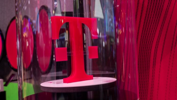 Ο Διευθύνων Σύμβουλος της T-Mobile Sievert κλείνει τις φήμες για εξαγορά της UScellular χωρίς να κλείσει την πόρτα
