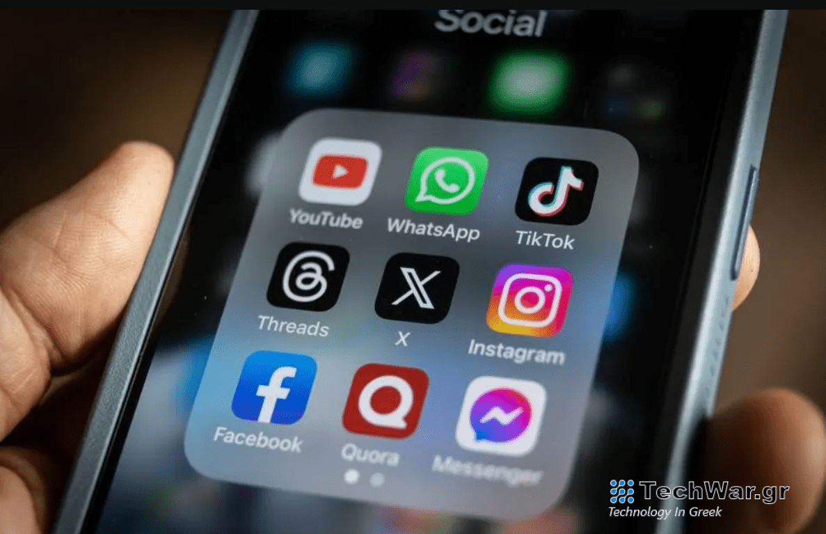 social-media-Smartphonegreece