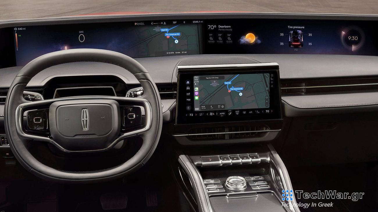 The new infotainment system allows users to customize and pin various functions to the 4.3-inch high panoramic display.