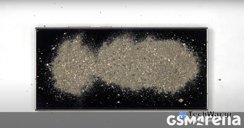 Το Samsung Galaxy S24 Ultra επιβιώνει από δοκιμές πτώσης και γρατσουνίσματος
