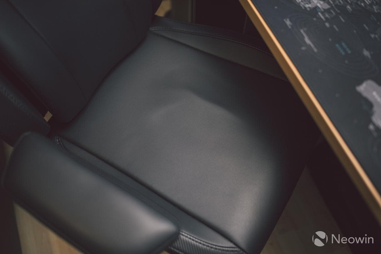 Καρέκλα παιχνιδιού ThunderX3 Core