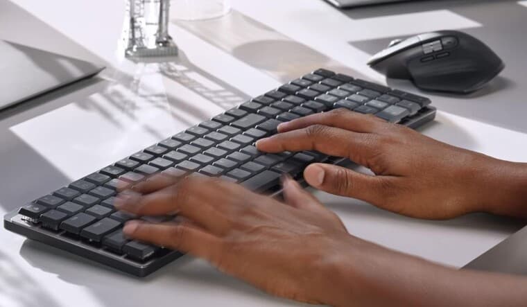 πληκτρολόγιο logitech