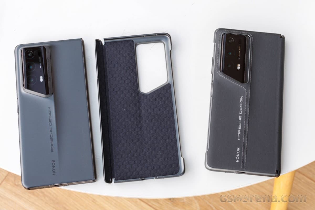 Το Honor Magic V2 RSR Porsche Design βρίσκεται για έλεγχο