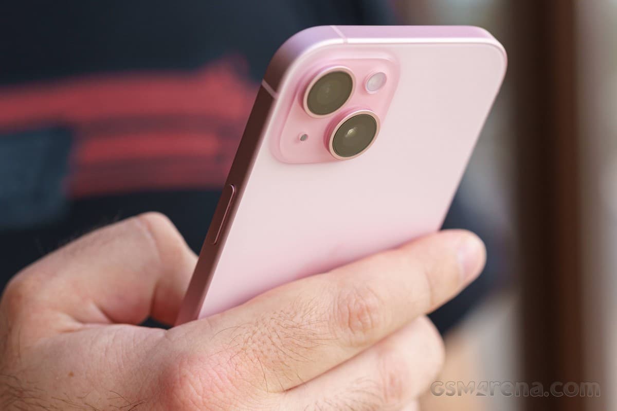 Αντίστιξη: Η Apple είχε 7 από τα 10 smartphone με τις περισσότερες πωλήσεις το 2023