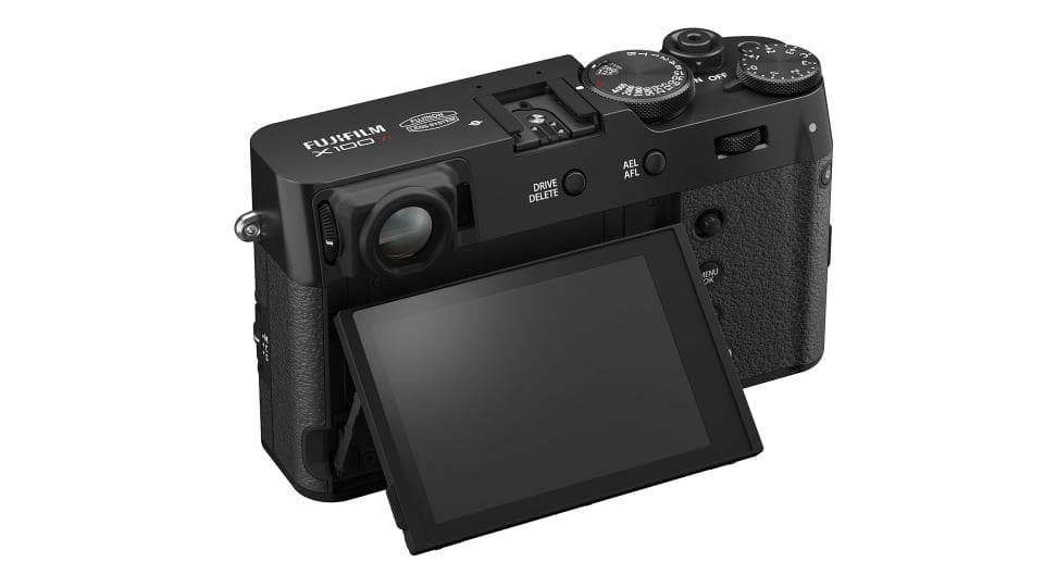 Η Fujifilm ανανεώνει μια λατρεία κλασική με την ταχύτερη συμπαγή κάμερα X100VI $1.600