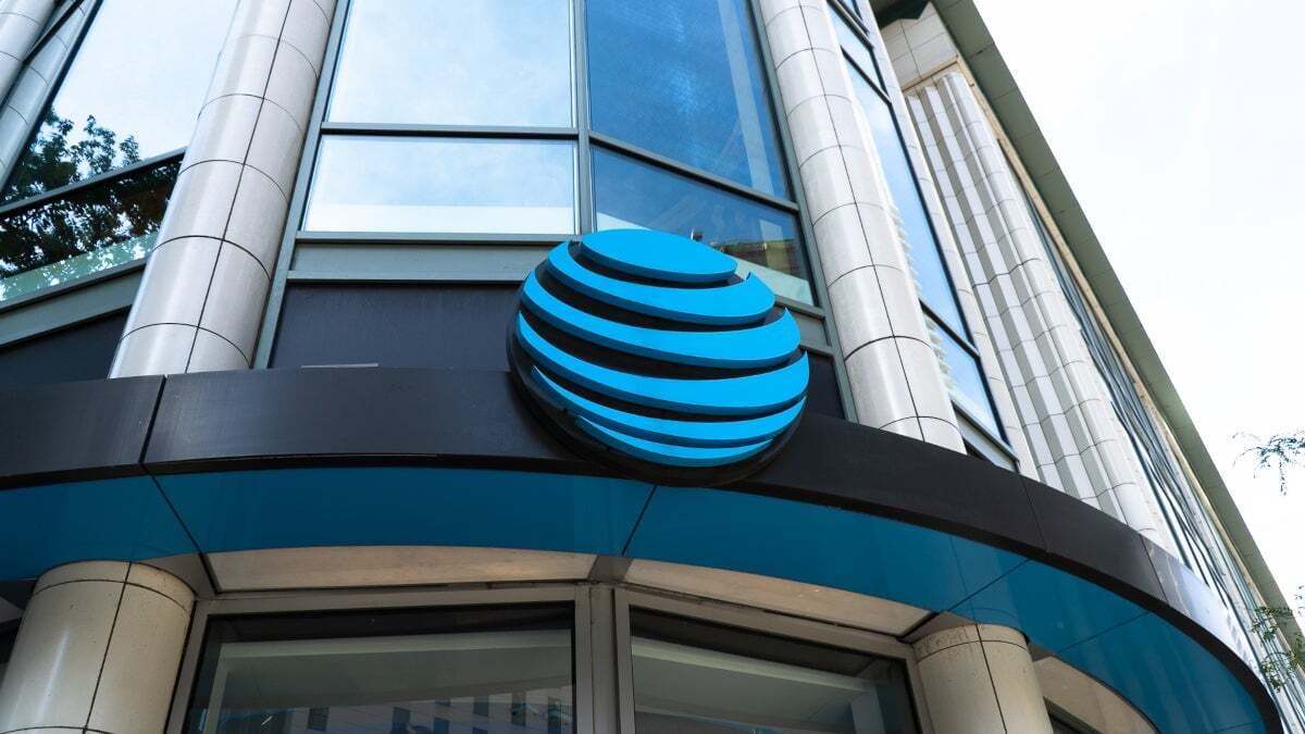 Οι συνδρομητές AT&T δεν μπορούσαν να συνδεθούν στο δίκτυο της εταιρείας κινητής τηλεφωνίας μέχρι σήμερα το απόγευμα - Η AT&T ζητά συγγνώμη για τη διακοπή λειτουργίας, αν και δεν έχει ακόμη αποκλειστεί οριστικά η επίθεση στον κυβερνοχώρο