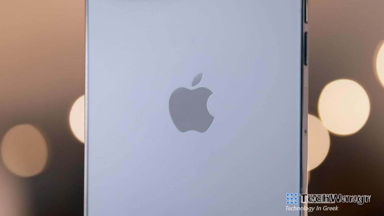 Apple iPhone logo macro